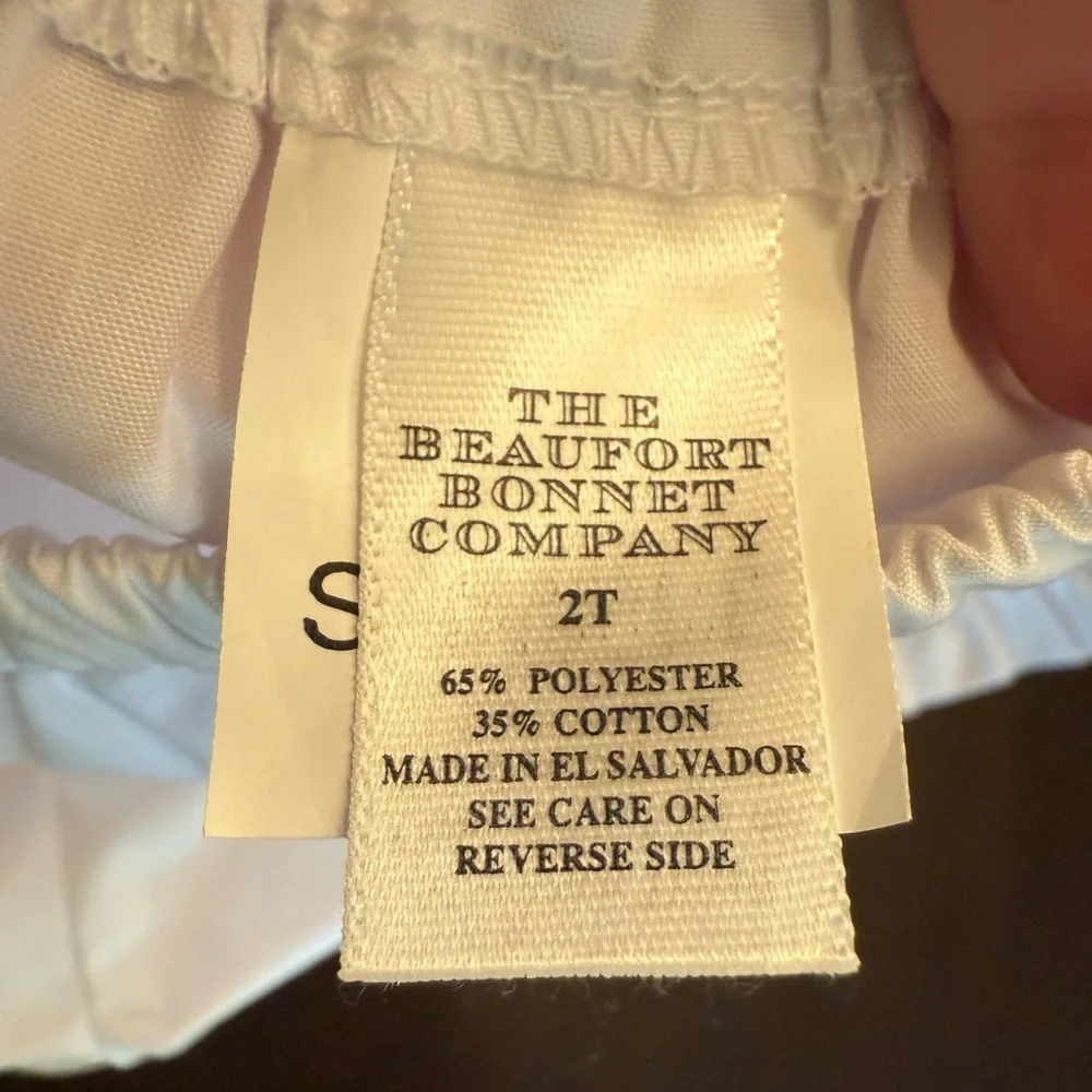 The Beaufort Bonnet Company Suzy Swing Set in Darien Daisy, Size 2T.